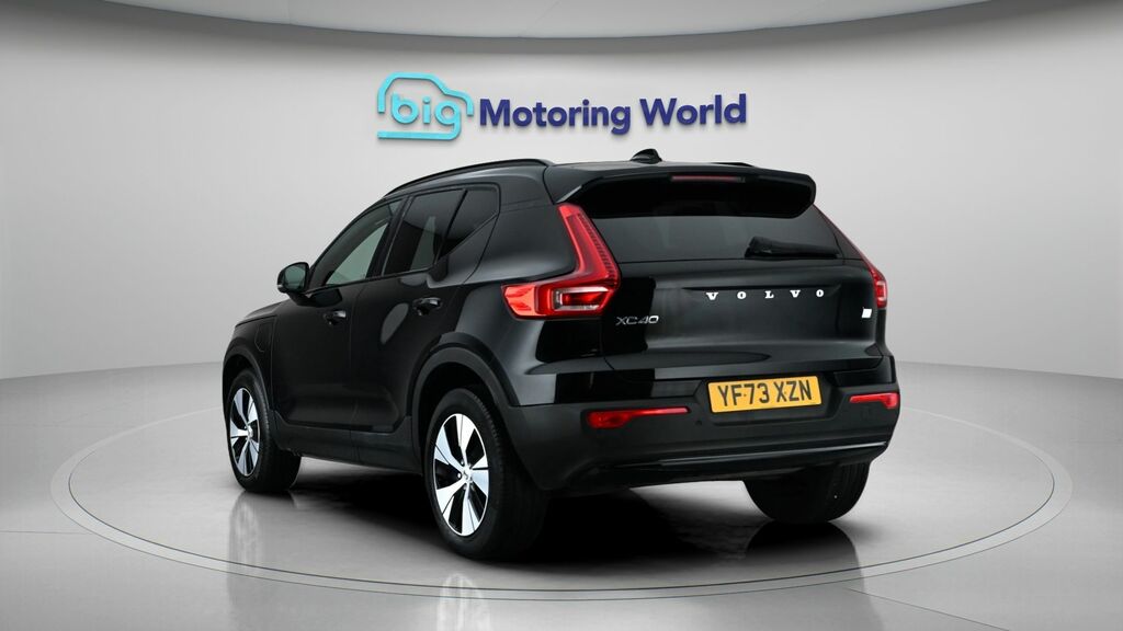 Volvo XC40 Plus Black #5