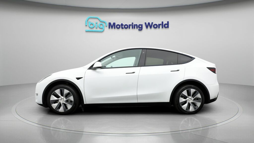 Tesla Model Y Long Range MC23VOF White #4