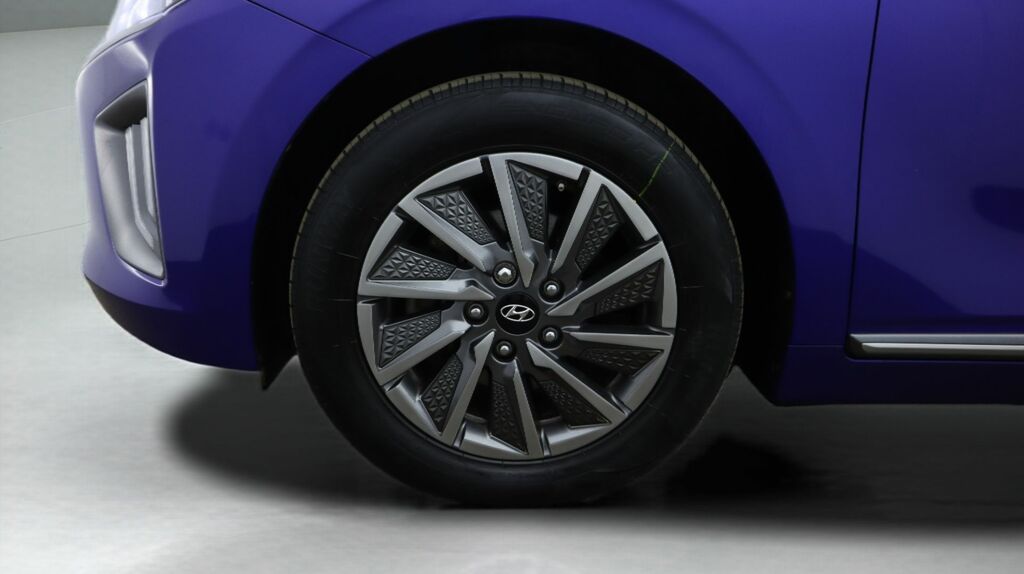 Hyundai Ioniq Premium Black #18