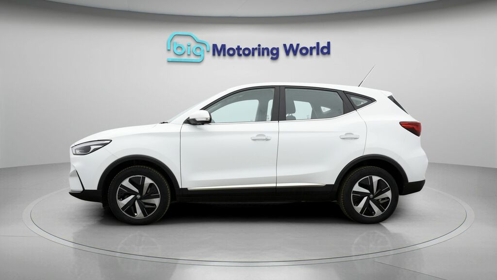 MG ZS Se White #4