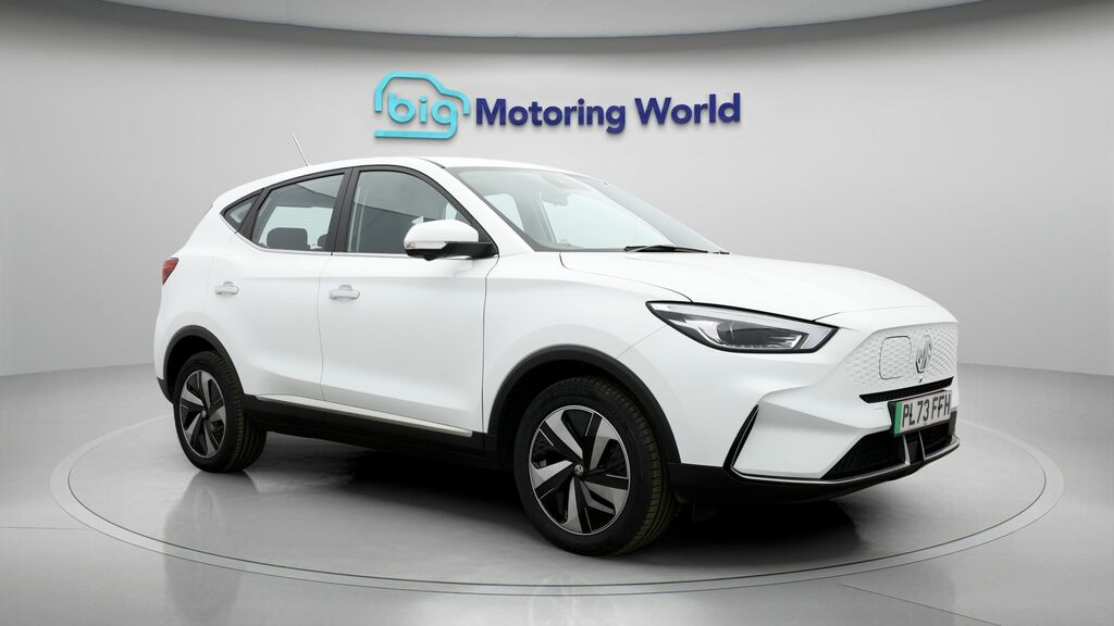 MG ZS Se White