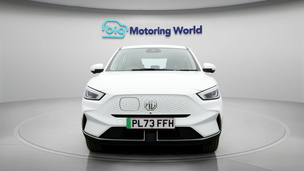 MG ZS Se White #2