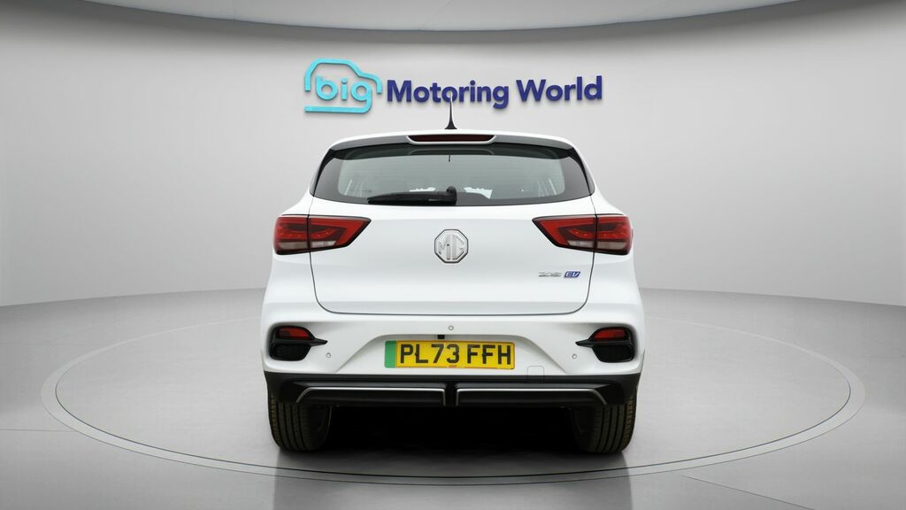 MG ZS Se White #6