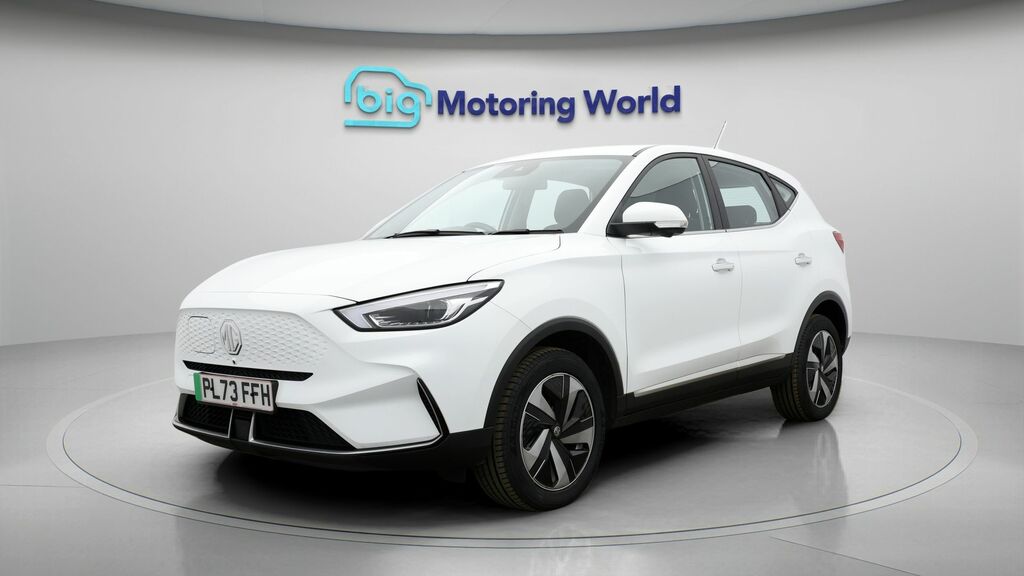 MG ZS Se White #3
