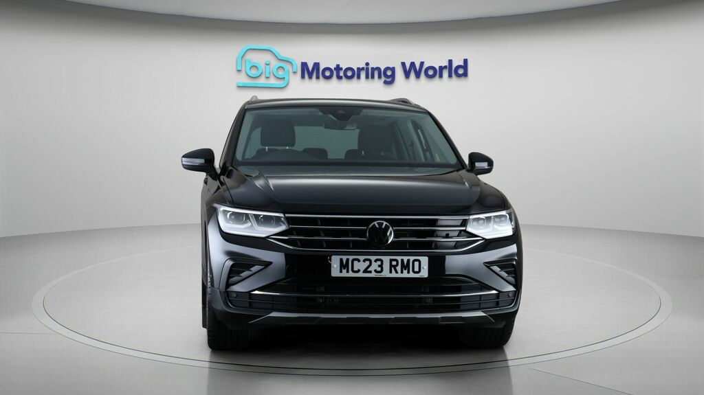 Volkswagen Tiguan Elegance Black #2