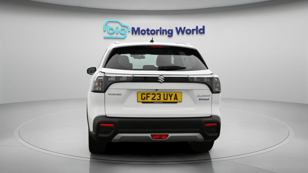 Suzuki S Cross Ultra White #6