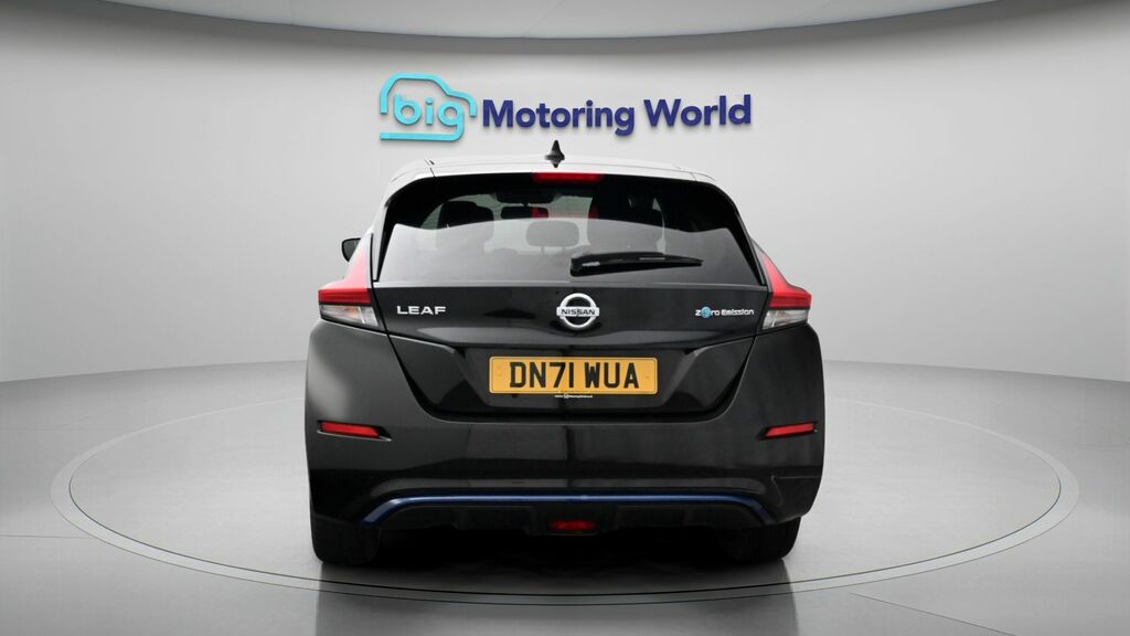 Nissan Leaf Tekna Black #6
