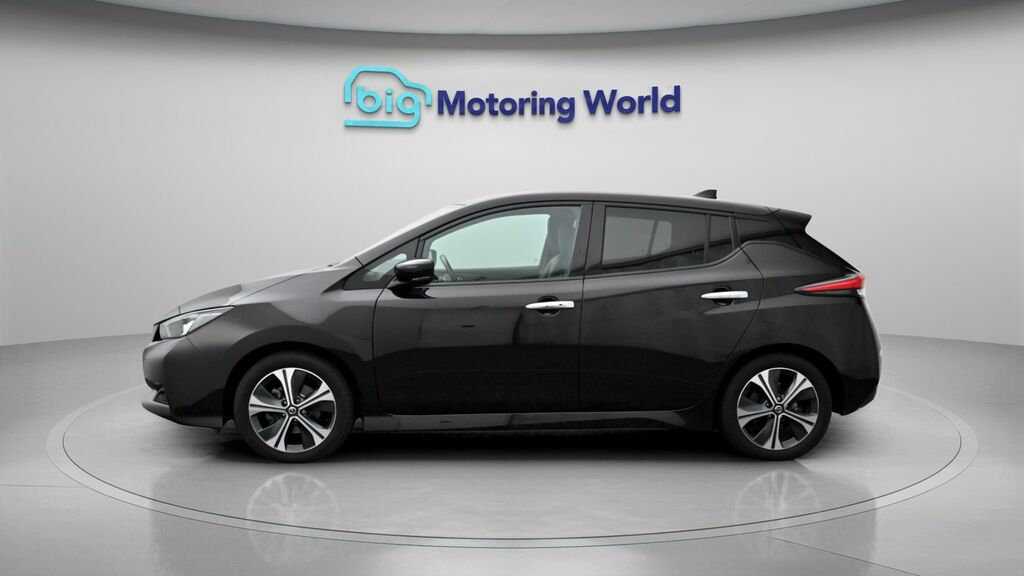 Nissan Leaf Tekna Black #4