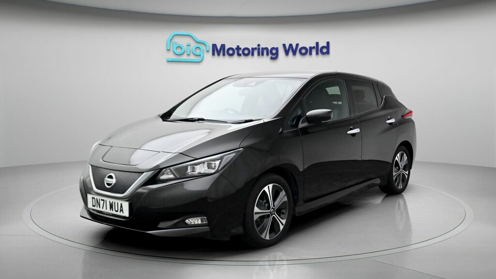 Nissan Leaf Tekna Black #3