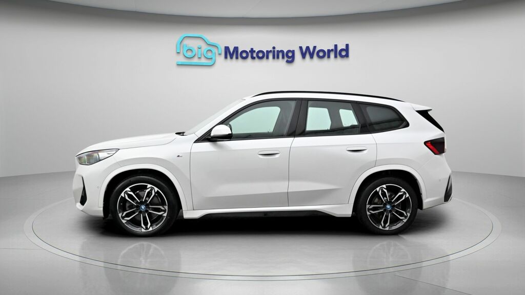 BMW iX1 M Sport White #4