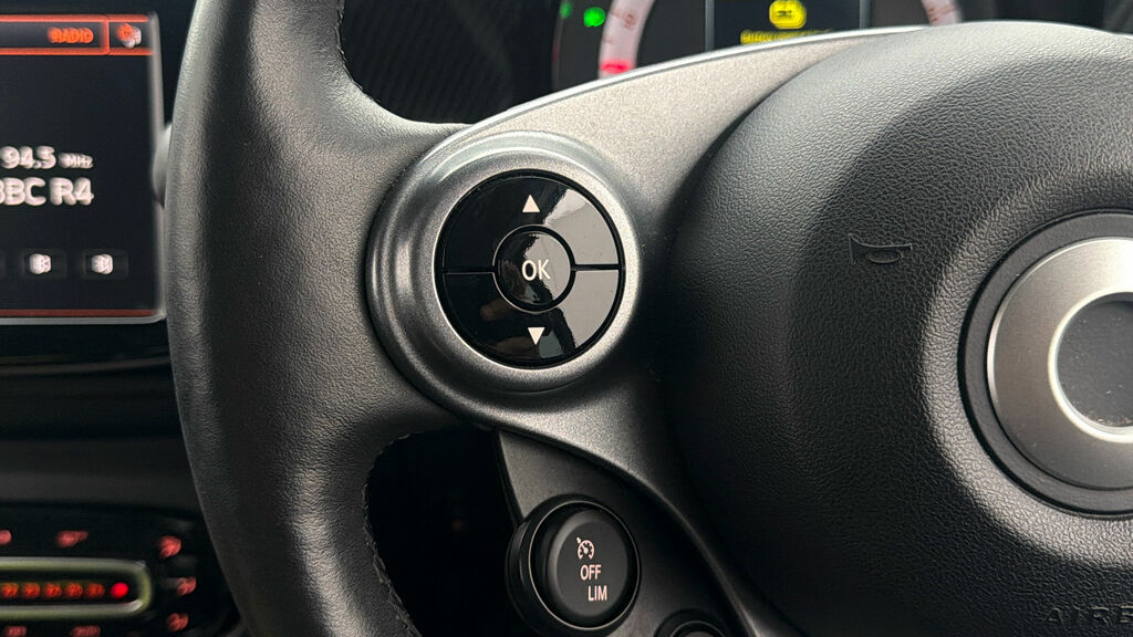 Smart Fortwo 60Kw Eq Brabus Line 17Kwh 22Kwch 2021 White #20