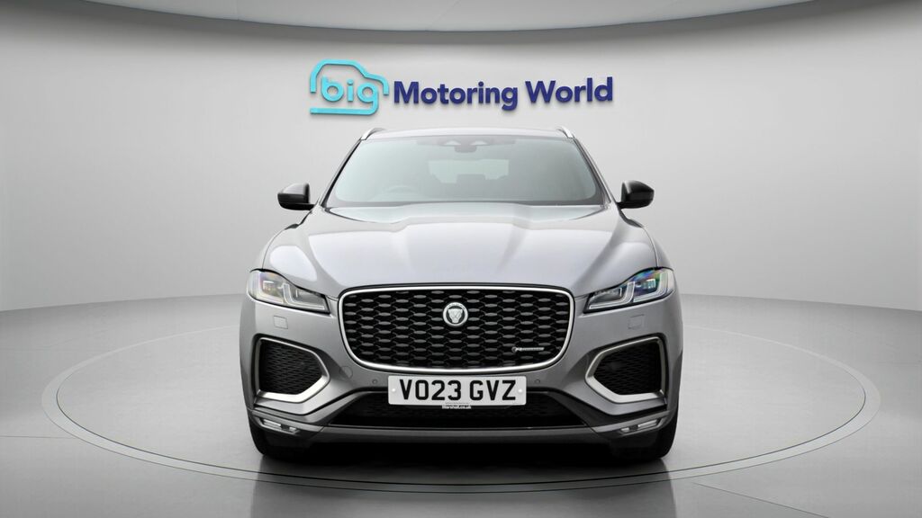 Jaguar F-Pace R-dynamic Se Black Grey #2