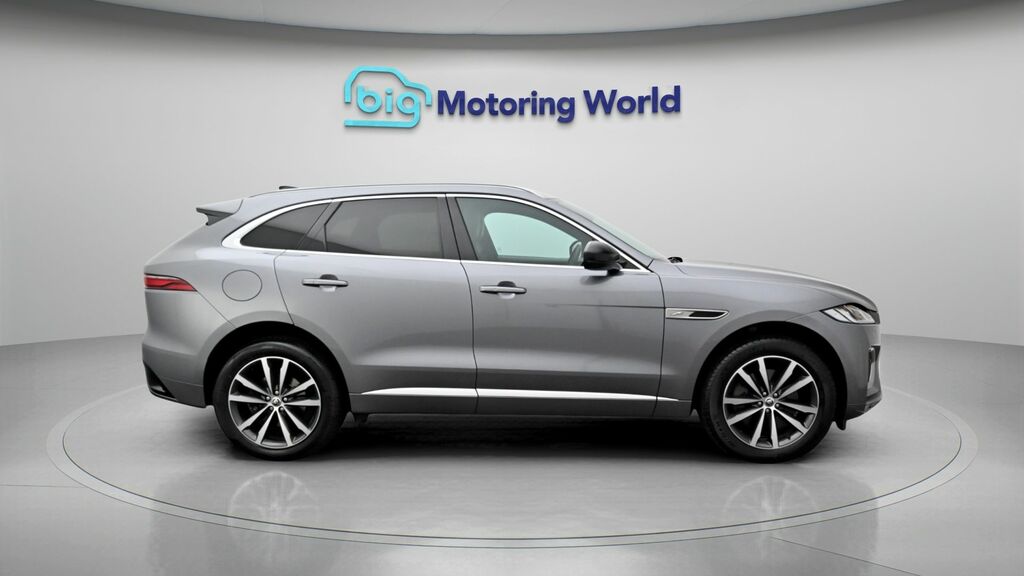 Jaguar F-Pace 5.0 V8 550 Svr Awd Panoramic Roof Estat Red #8