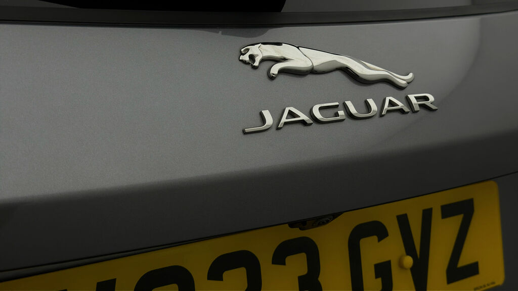 Jaguar F-Pace 5.0 V8 550 Svr Awd Panoramic Roof Estat Red #19