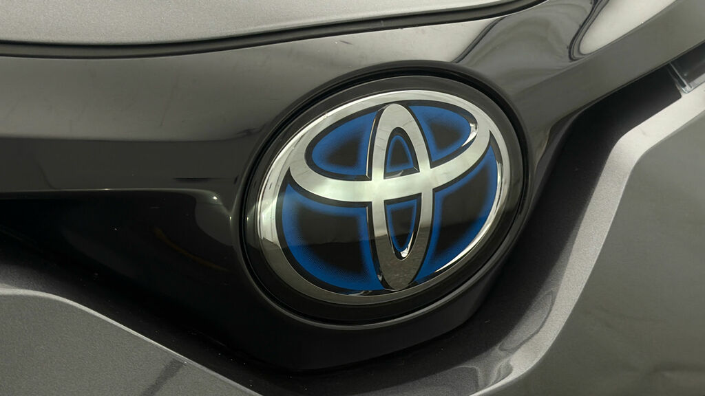 Toyota C-Hr Icon Red #19