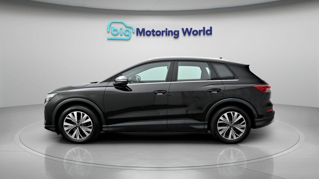 Audi Q4 E Tron Sport Black #4