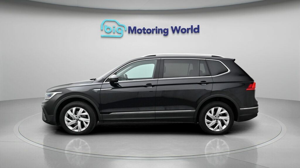 Volkswagen Tiguan Allspace Life Black #4