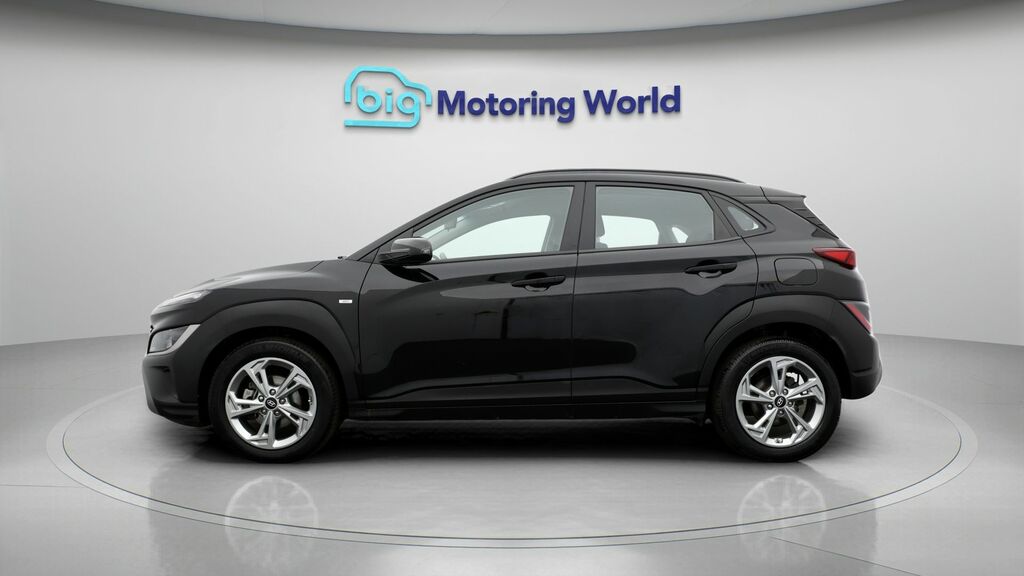 Hyundai Kona Se Connect Black #4