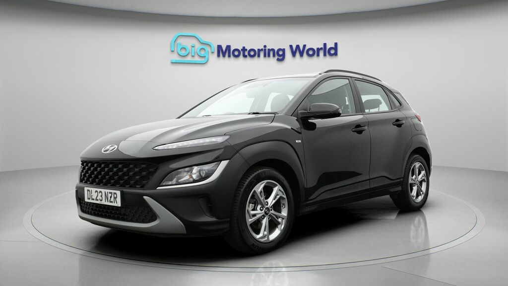Hyundai Kona Se Connect Black #3