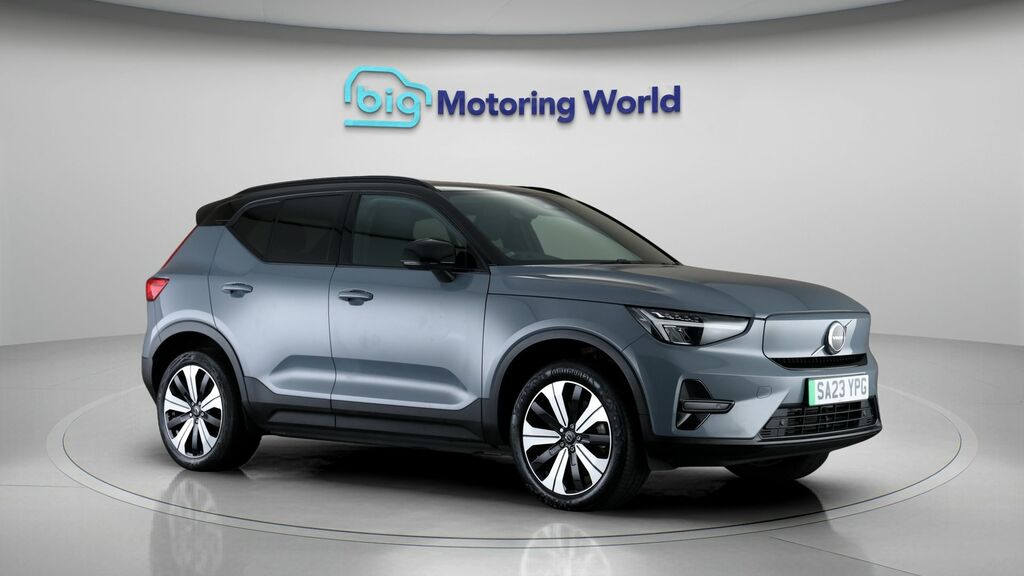 Volvo XC40 Core Grey