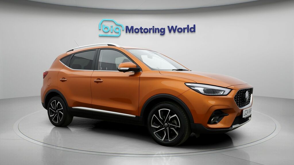 MG ZS Exclusive Orange