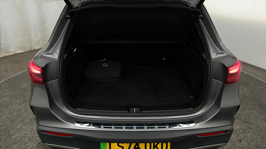 Mercedes-Benz EQA Eqa 250 140Kw Amg Line Executive 70.5Kwh Grey #16