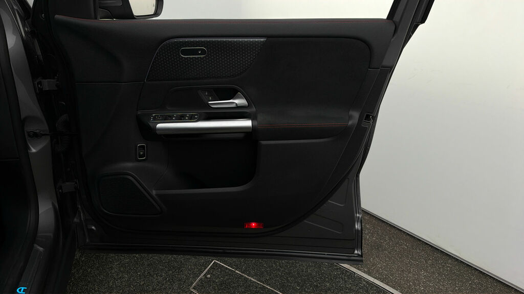 Mercedes-Benz EQA Eqa 250 140Kw Amg Line Executive 70.5Kwh Grey #14
