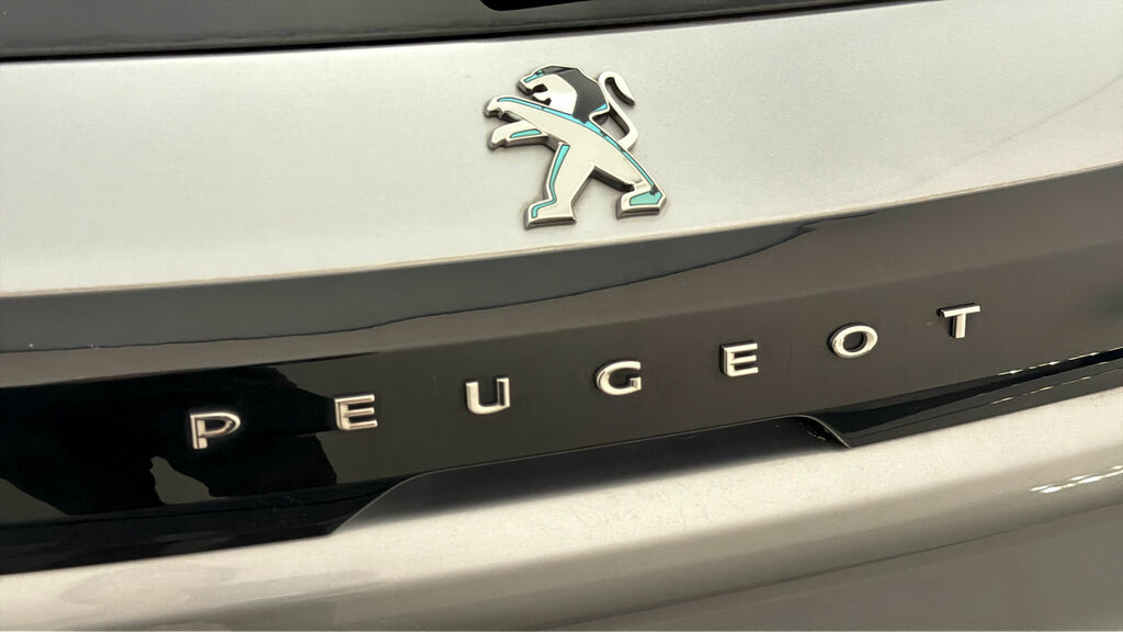 Peugeot e-208 50Kwh Allure Premium White #19
