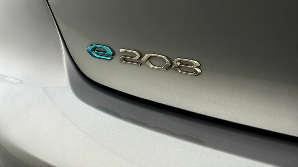 Peugeot e-208 50Kwh Allure Premium White #20