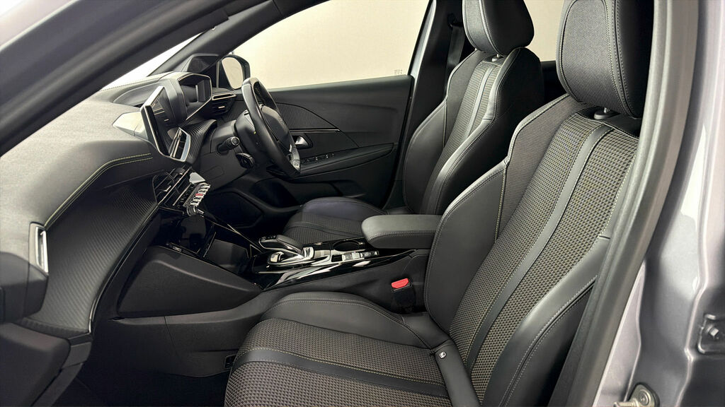 Peugeot e-208 50Kwh Allure Premium White #13