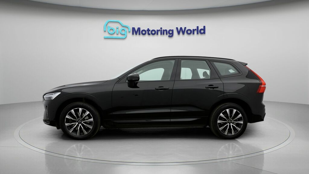 Volvo XC60 Plus Black #4