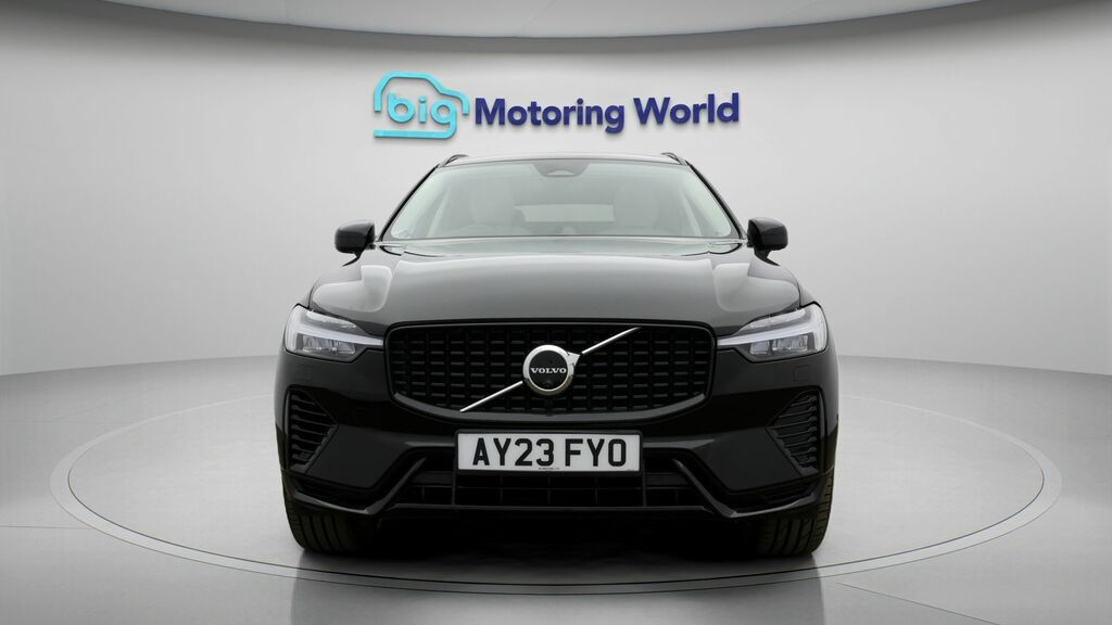 Volvo XC60 Ultimate Dark Black #2