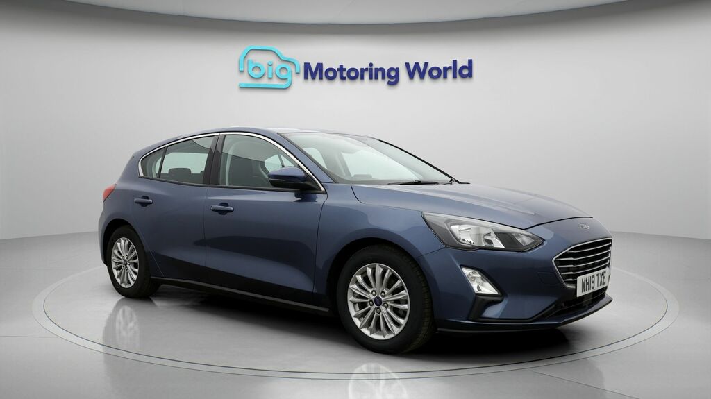 Ford Focus Titanium Blue