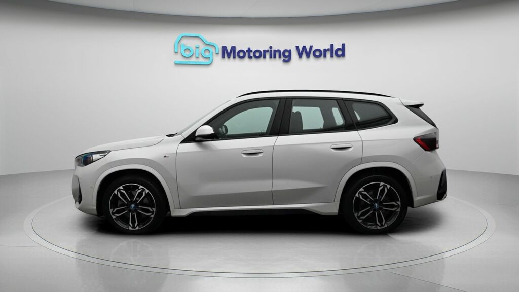 BMW iX1 M Sport White #4