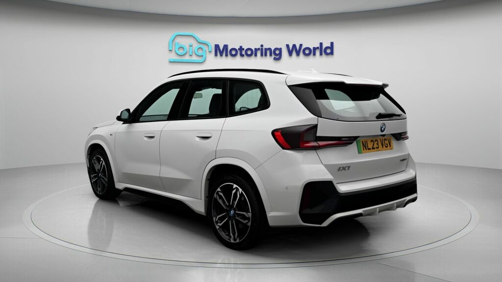 BMW iX1 M Sport White #5