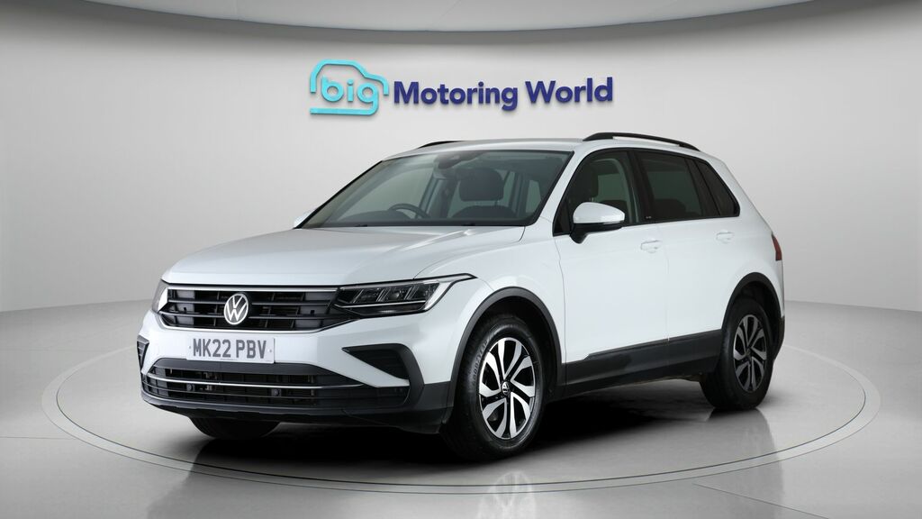 Volkswagen Tiguan Active White #3