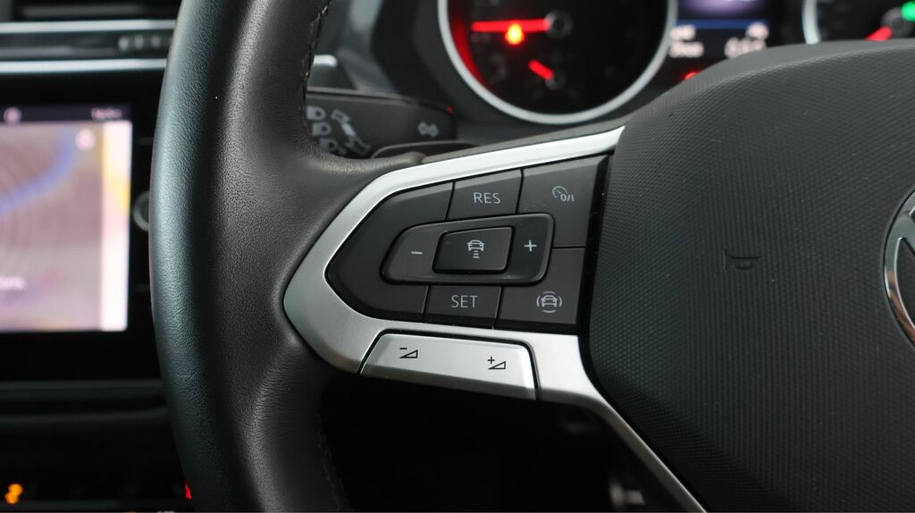 Volkswagen Tiguan Active Tsi Dsg Red #19