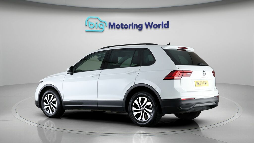 Volkswagen Tiguan Active White #5