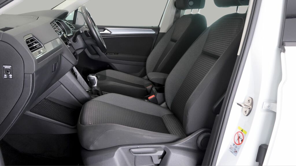 Volkswagen Tiguan Active Tsi Dsg Red #12