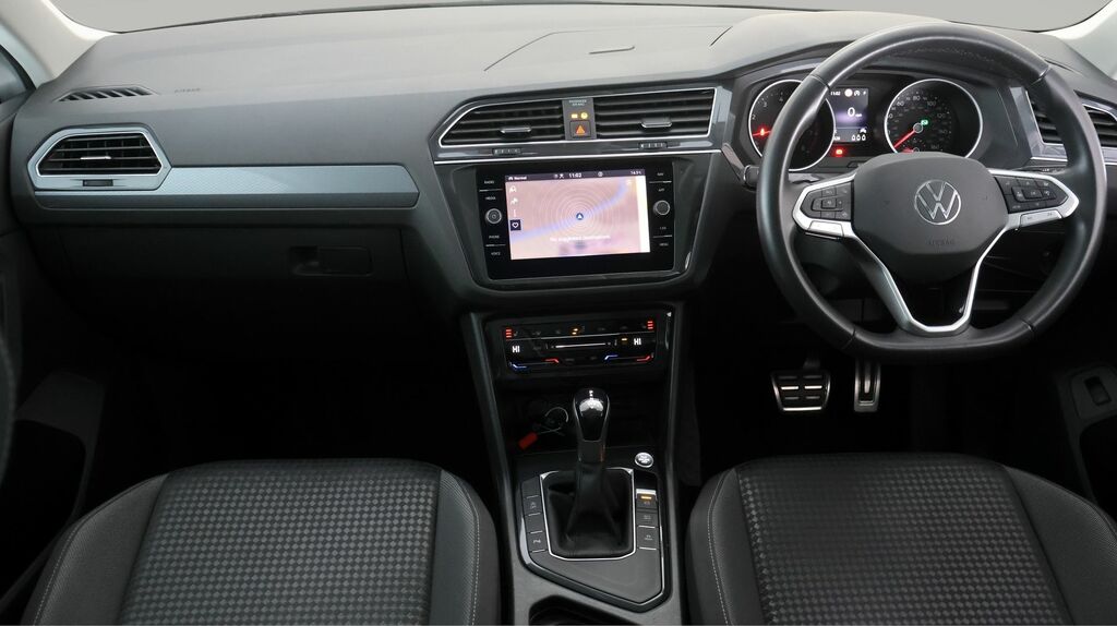 Volkswagen Tiguan Active Tsi Dsg Red #11