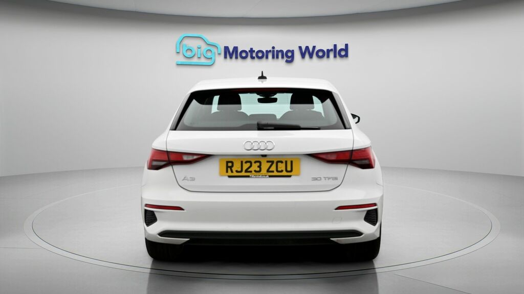 Audi A3 Technik White #6