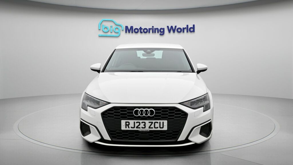 Audi A3 Technik White #2