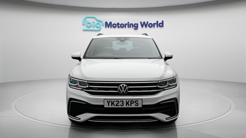 Volkswagen Tiguan R-line White #2