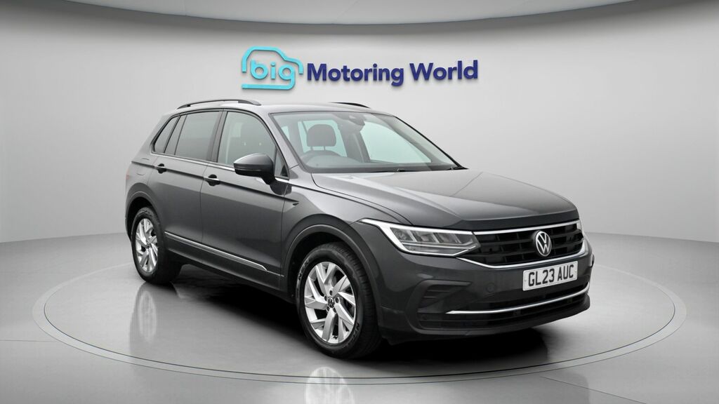 Volkswagen Tiguan Life Grey
