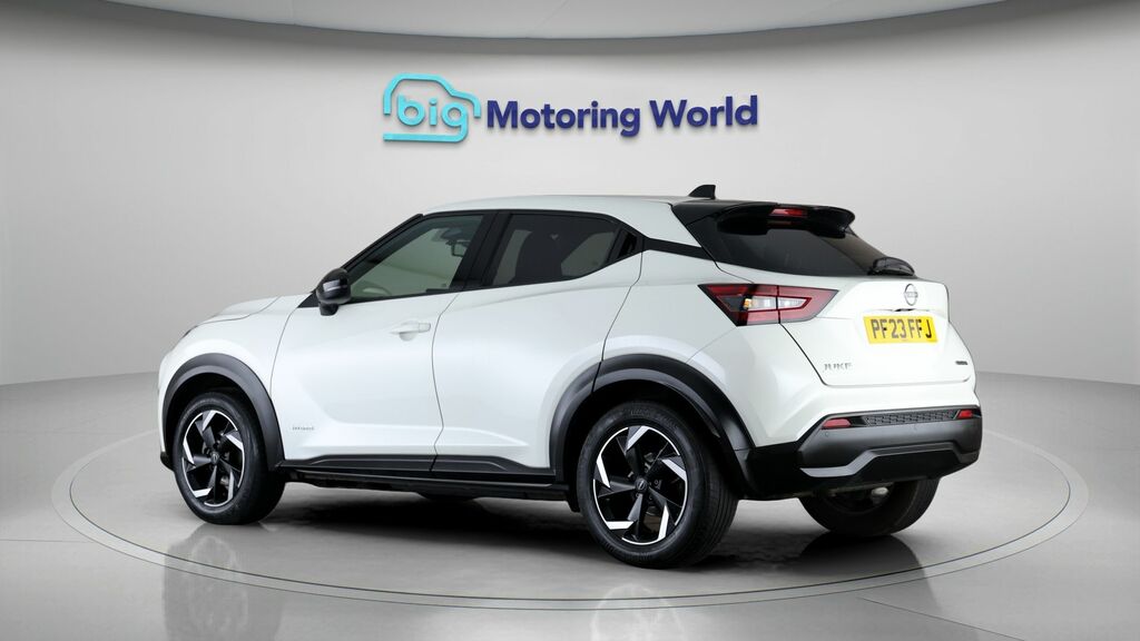 Nissan Juke N-connecta White #5