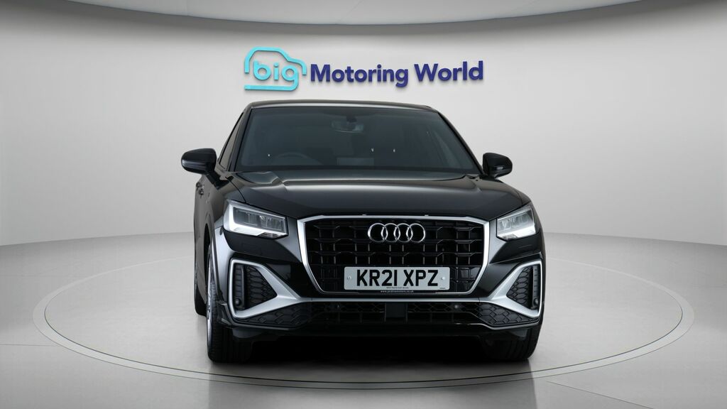 Audi Q2 S Line Black #2