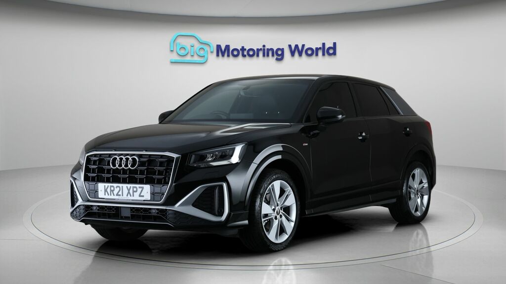 Audi Q2 S Line Black #3