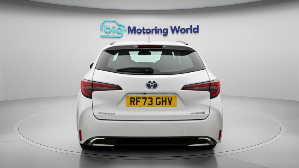 Toyota Corolla Icon White #6