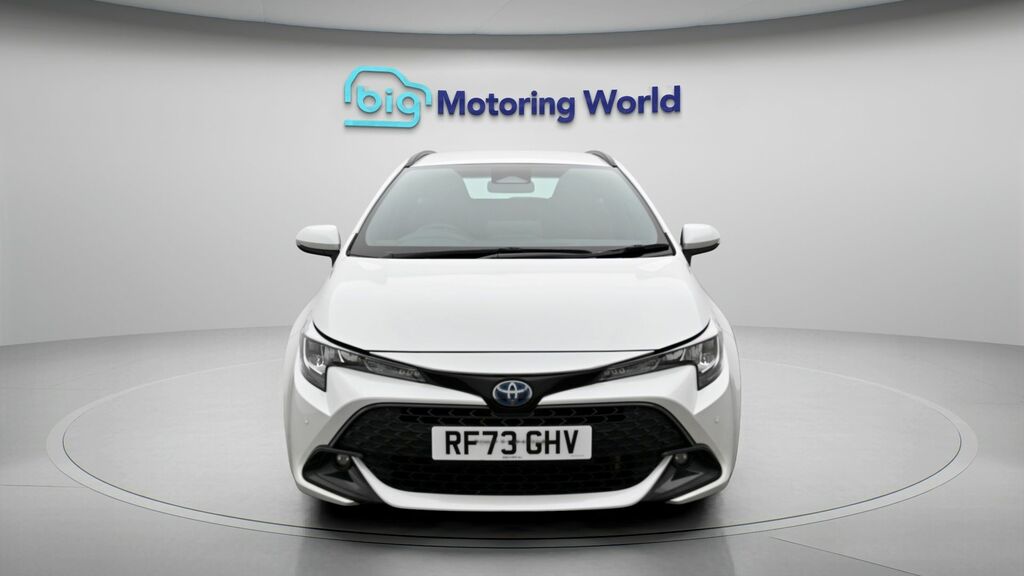 Toyota Corolla Icon White #2