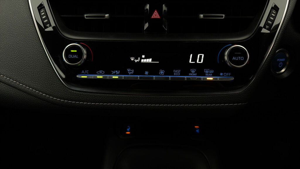 Suzuki Swace 1.8 Hybrid Sz-t Cvt Silver #11